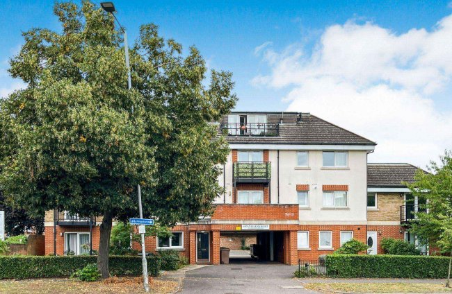 Grantham Court 376-378 Richmond Road, Kingston Upon Thames, Surrey, KT2 5PR 4