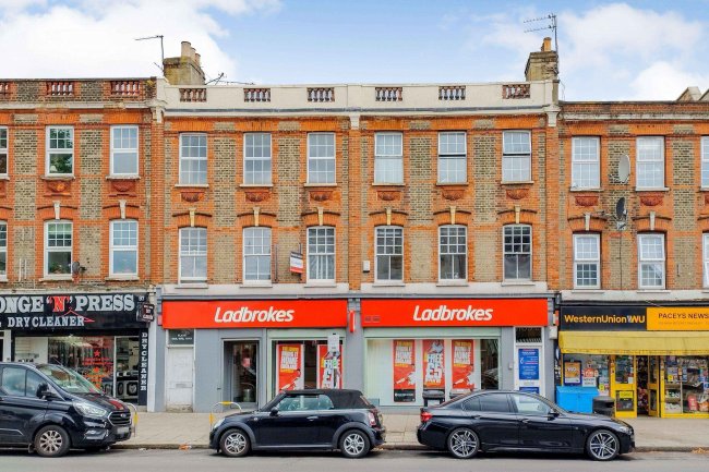 99 – 101 High Road, East Finchley, London N2 8AG 30