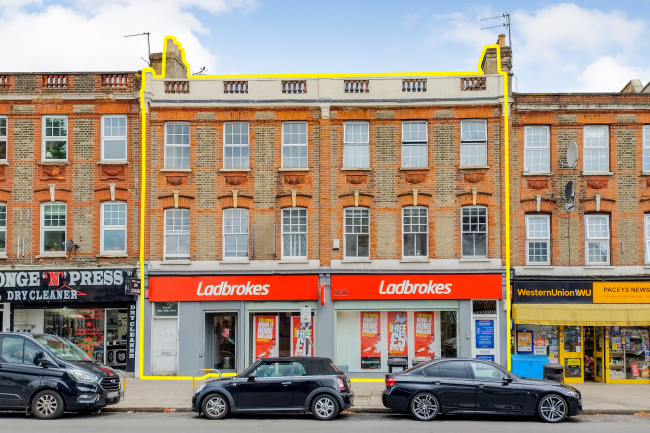 99 – 101 High Road, East Finchley, London N2 8AG 30