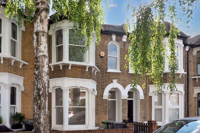 33 Hunsdon Road, New Cross, London, SE14 5RD 1