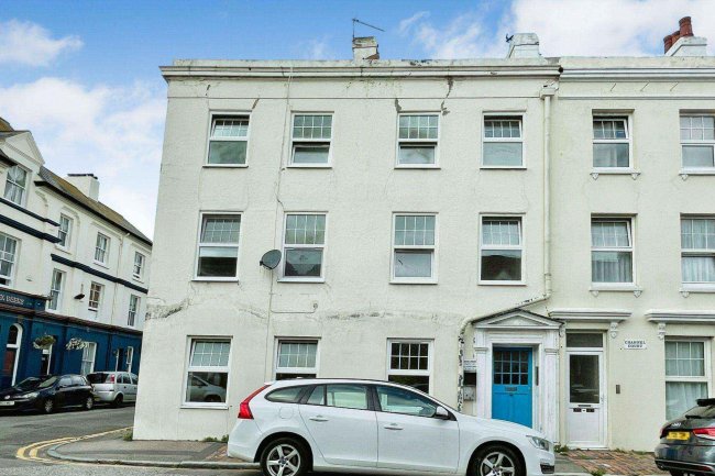 Ocean House, 29 Latimer Road, Eastbourne, East Sussex BN22 7BZ 9