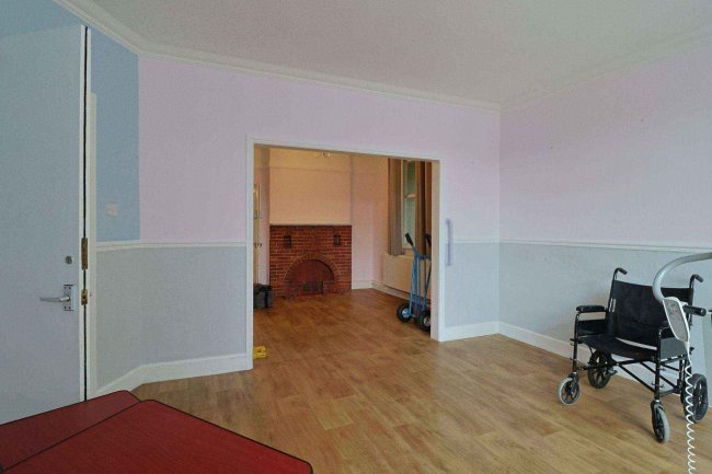 99 Ashley Road, New Milton, Hampshire BH25 5BJ 10