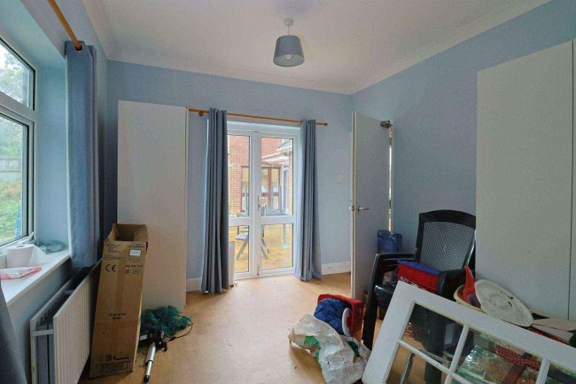 99 Ashley Road, New Milton, Hampshire BH25 5BJ 10