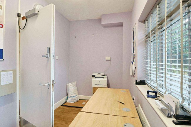 99 Ashley Road, New Milton, Hampshire BH25 5BJ 10