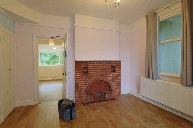 99 Ashley Road, New Milton, Hampshire BH25 5BJ 10