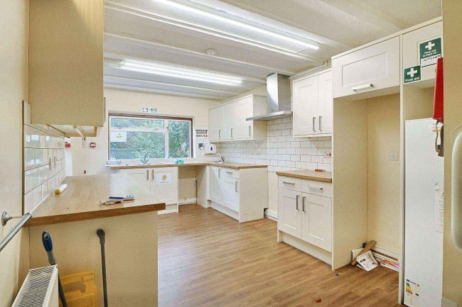 99 Ashley Road, New Milton, Hampshire BH25 5BJ 10