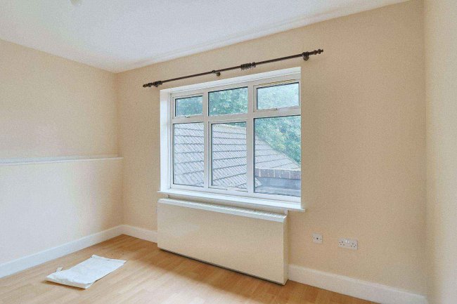 99 Ashley Road, New Milton, Hampshire BH25 5BJ 10