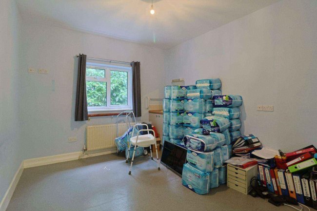 99 Ashley Road, New Milton, Hampshire BH25 5BJ 10