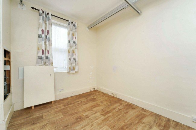 Ashtead House, 153 Barnett Wood Road, Ashtead, Surrey, KT21 2LR 6