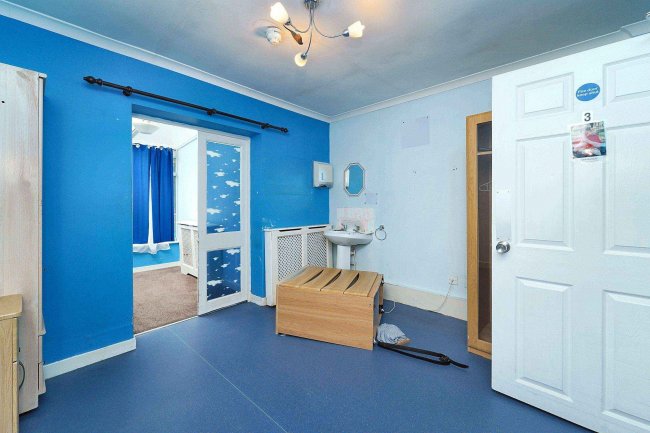 Ashtead House, 153 Barnett Wood Road, Ashtead, Surrey, KT21 2LR 6