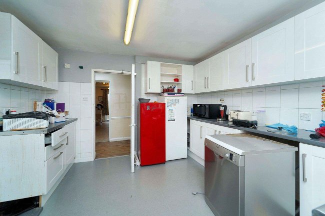 Ashtead House, 153 Barnett Wood Road, Ashtead, Surrey, KT21 2LR 6