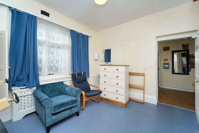 Ashtead House, 153 Barnett Wood Road, Ashtead, Surrey, KT21 2LR 6