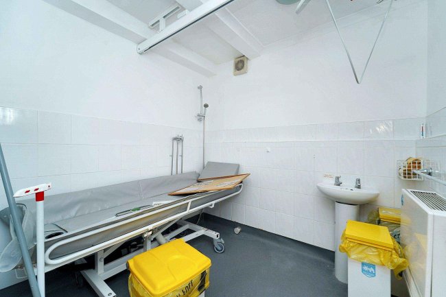 Ashtead House, 153 Barnett Wood Road, Ashtead, Surrey, KT21 2LR 6