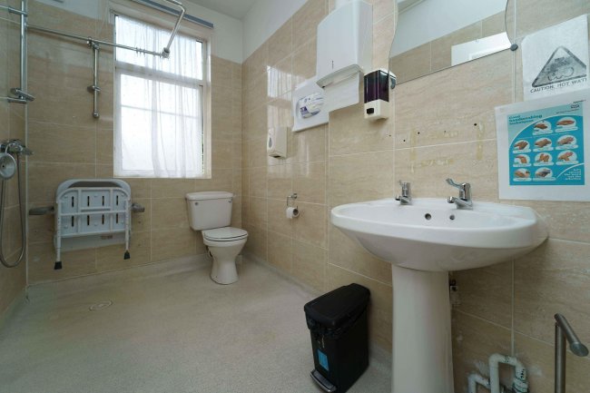 Ashtead House, 153 Barnett Wood Road, Ashtead, Surrey, KT21 2LR 6