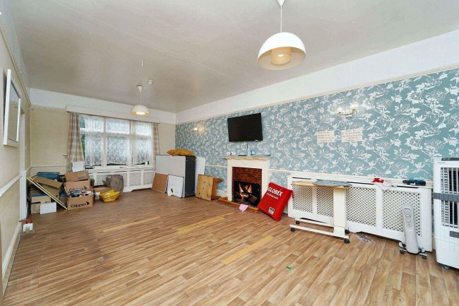 Ashtead House, 153 Barnett Wood Road, Ashtead, Surrey, KT21 2LR 6