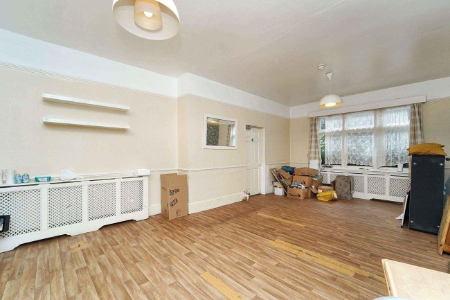 Ashtead House, 153 Barnett Wood Road, Ashtead, Surrey, KT21 2LR 6