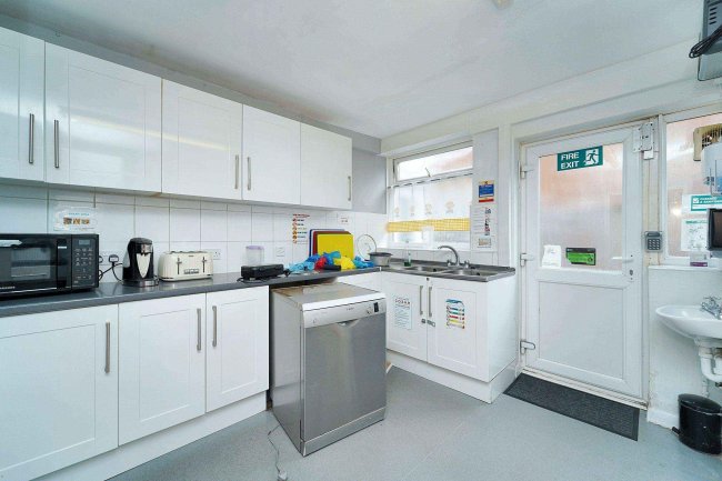 Ashtead House, 153 Barnett Wood Road, Ashtead, Surrey, KT21 2LR 6