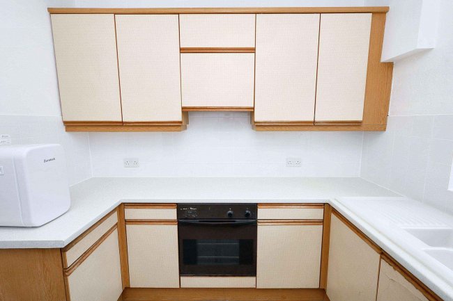 Flat 32, Broadway Court, Crouch End Hill, London, N8 8AD 8