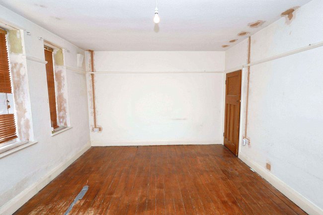 Flat 32, Broadway Court, Crouch End Hill, London, N8 8AD 8