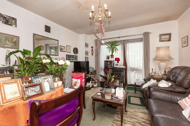 7 Langdale Close, Clifford Avenue, East Sheen, London, SW14 7BZ 2