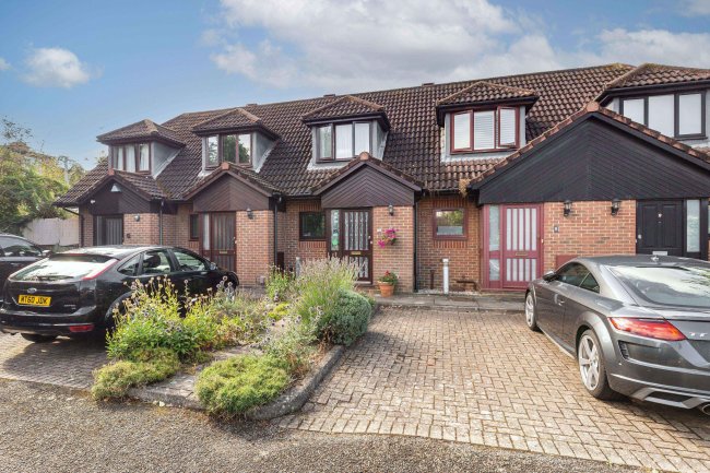 7 Langdale Close, Clifford Avenue, East Sheen, London, SW14 7BZ 2