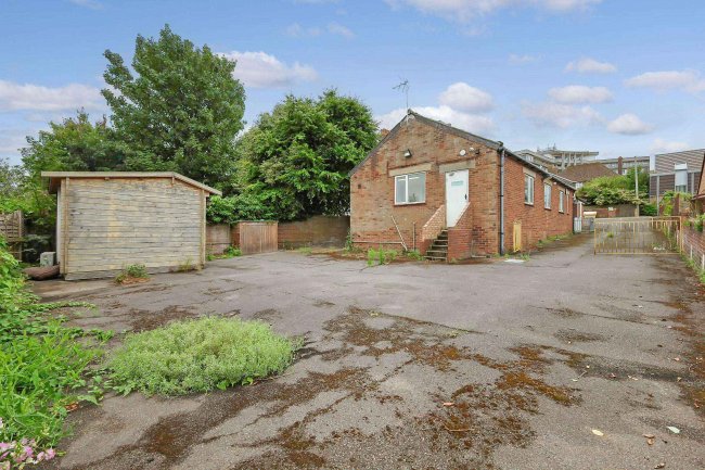 17 Hardinge Road, Ashford, TN24 8HB 27