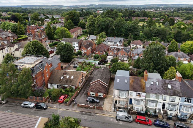 17 Hardinge Road, Ashford, TN24 8HB 27