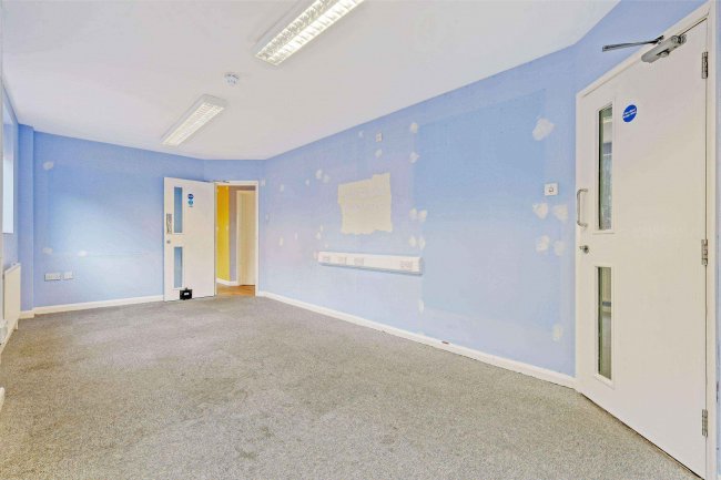 17 Hardinge Road, Ashford, TN24 8HB 27