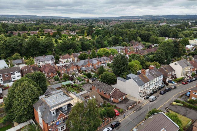 17 Hardinge Road, Ashford, TN24 8HB 27