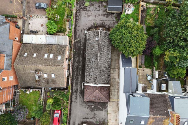 17 Hardinge Road, Ashford, TN24 8HB 27