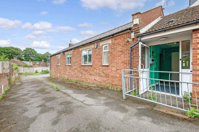 17 Hardinge Road, Ashford, TN24 8HB 27