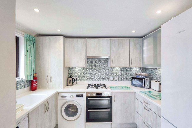 Flat 2 Red Brick Building, North Quay, Padstow, Cornwall, PL28 8AF 6