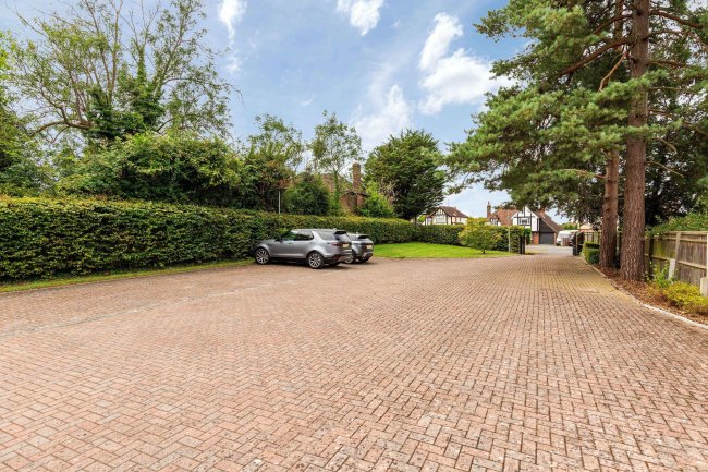 20 Pitts Lane, Earley, Reading, Berkshire RG6 1BT 8