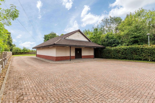 20 Pitts Lane, Earley, Reading, Berkshire RG6 1BT 8