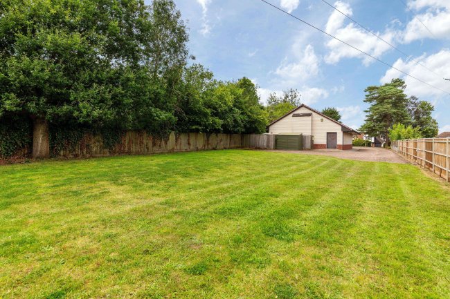 20 Pitts Lane, Earley, Reading, Berkshire RG6 1BT 8