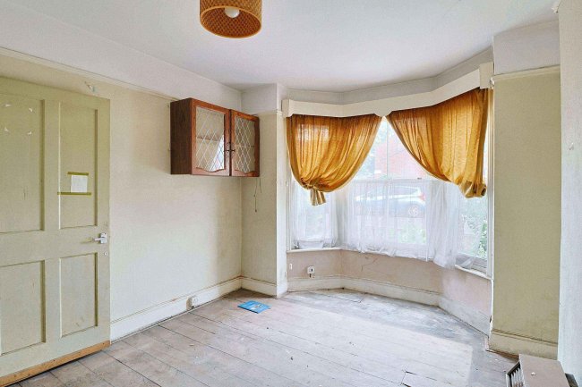 98 Imperial Avenue, Shirley, Southampton, SO15 8PZ 3