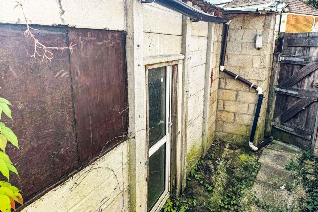 98 Imperial Avenue, Shirley, Southampton, SO15 8PZ 3