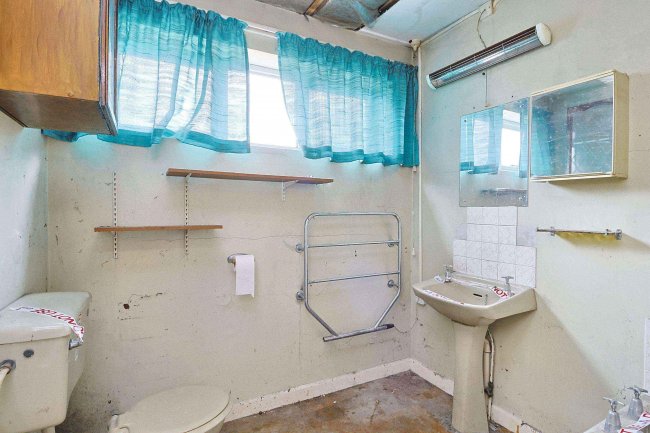 98 Imperial Avenue, Shirley, Southampton, SO15 8PZ 3