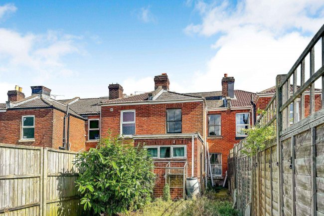 98 Imperial Avenue, Shirley, Southampton, SO15 8PZ 3