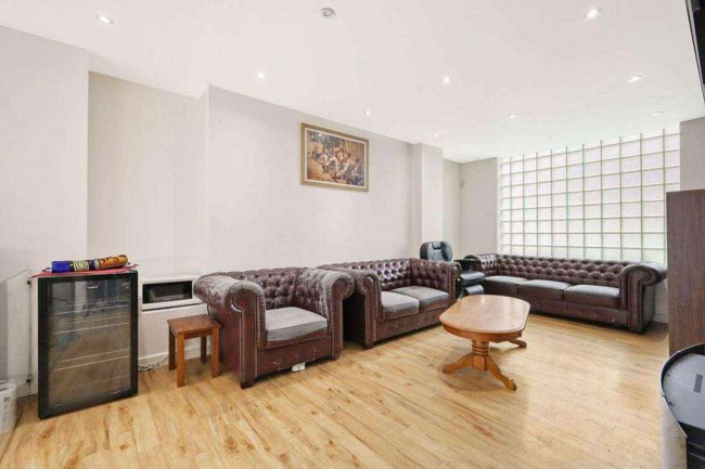 15 Guildhall Street, Folkestone, Kent, CT20 1EA 37