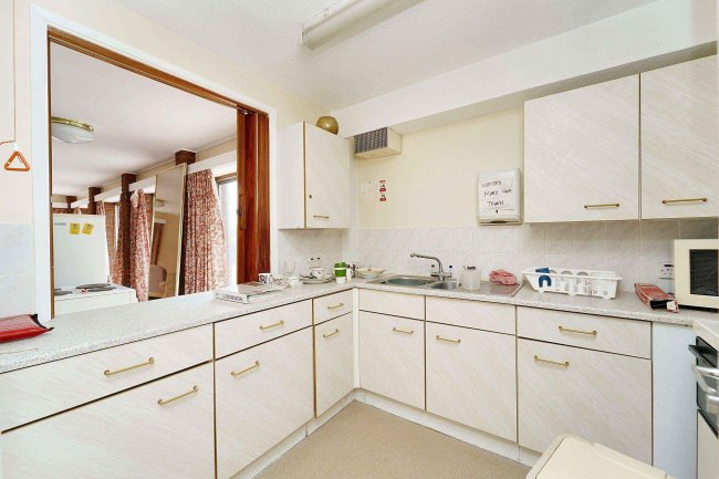 Meller House, Oakbank Road, Bishopstoke, Eastleigh SO50 6HF 3