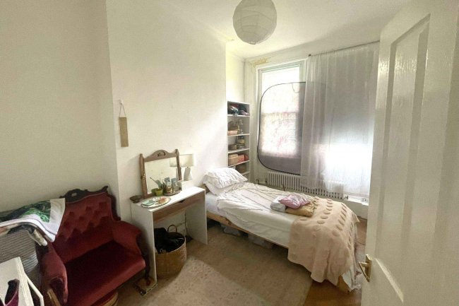 111 Dartmouth Road, Willesden Green, London NW2 4ES 2