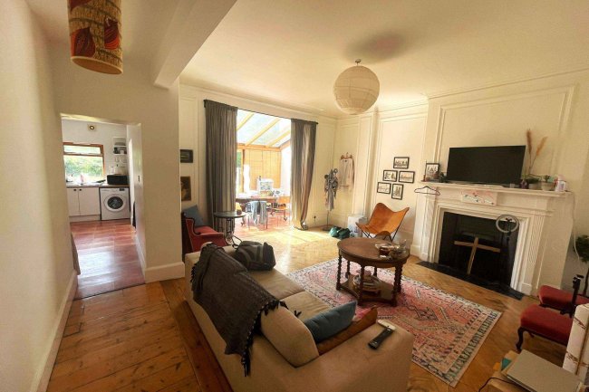 111 Dartmouth Road, Willesden Green, London NW2 4ES 2