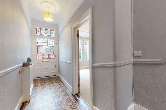 95 Addison Gardens, London, W14 0DT 10