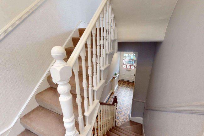 95 Addison Gardens, London, W14 0DT 10