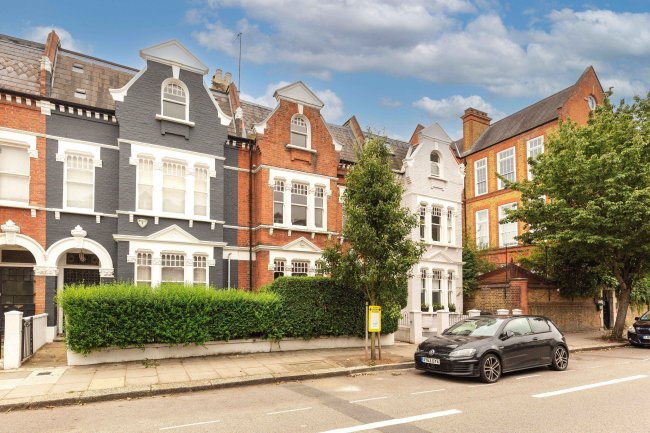 95 Addison Gardens, London, W14 0DT 10