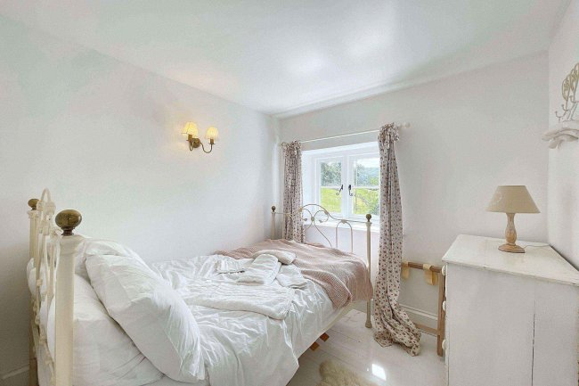 Blacksmiths Cottage, Washbourne TQ9 7UB 6