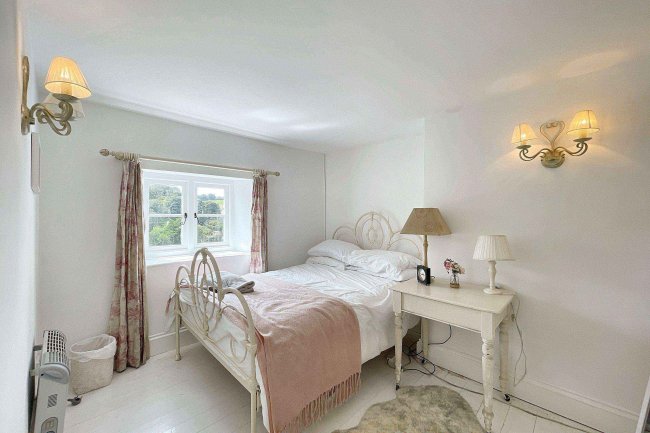 Blacksmiths Cottage, Washbourne TQ9 7UB 6