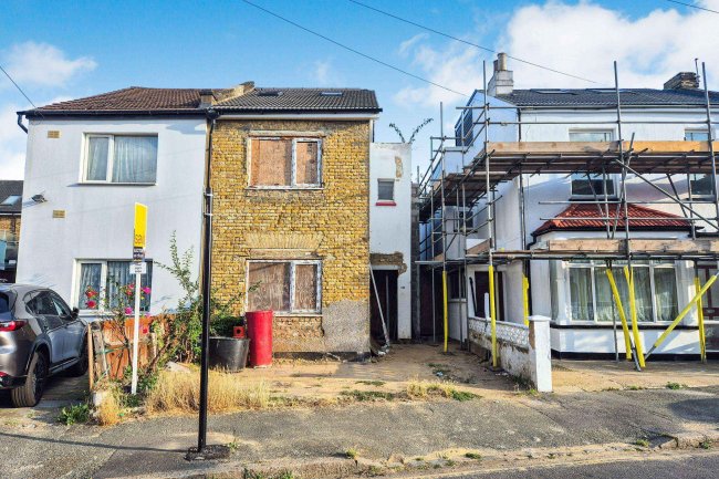 168 Oval Road, Croydon, Surrey, CR0 6BN 8