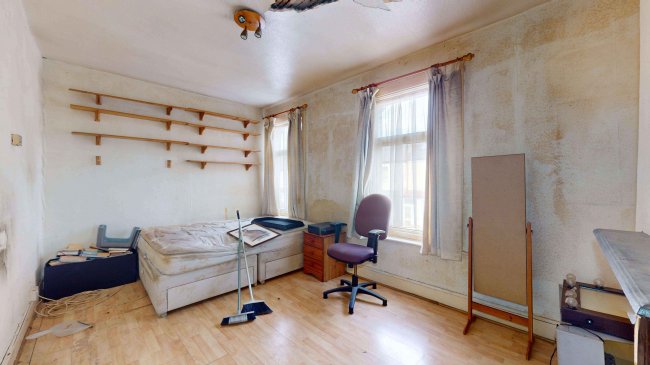 31 Kenlor Road, Tooting, London, SW17 0DG 6